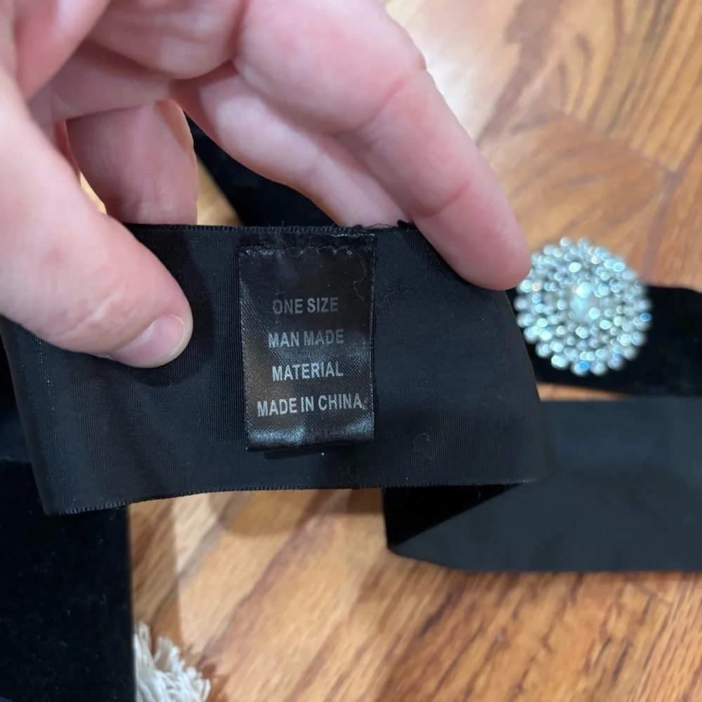 N/A elegant black